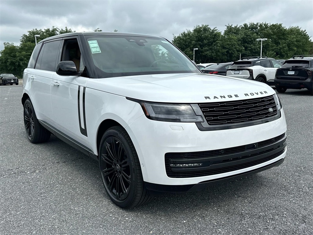 2025 Land Rover Range Rover SE photo 6