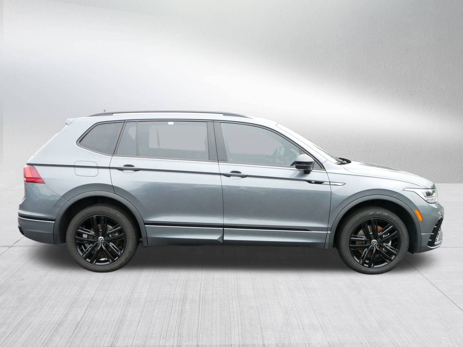 2022 Volkswagen Tiguan SE R-Line Black photo 8