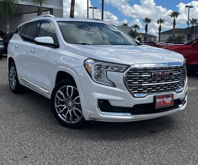 2023 GMC Terrain Denali's photo