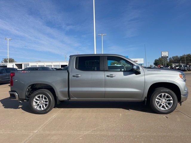 2026 Chevrolet Silverado 1500 LT photo 3
