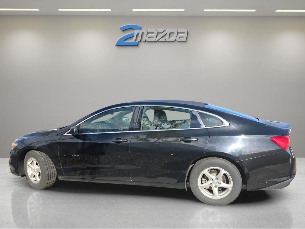 2016 Chevrolet Malibu LS photo 2