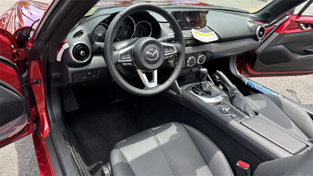 2025 Mazda MX-5 Miata Miata RF Grand Touring photo 33