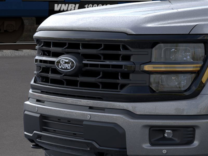 2025 Ford F-150 XLT photo 13