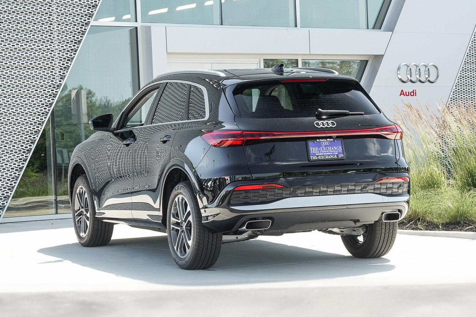 2025 Audi Q5 Premium photo 2