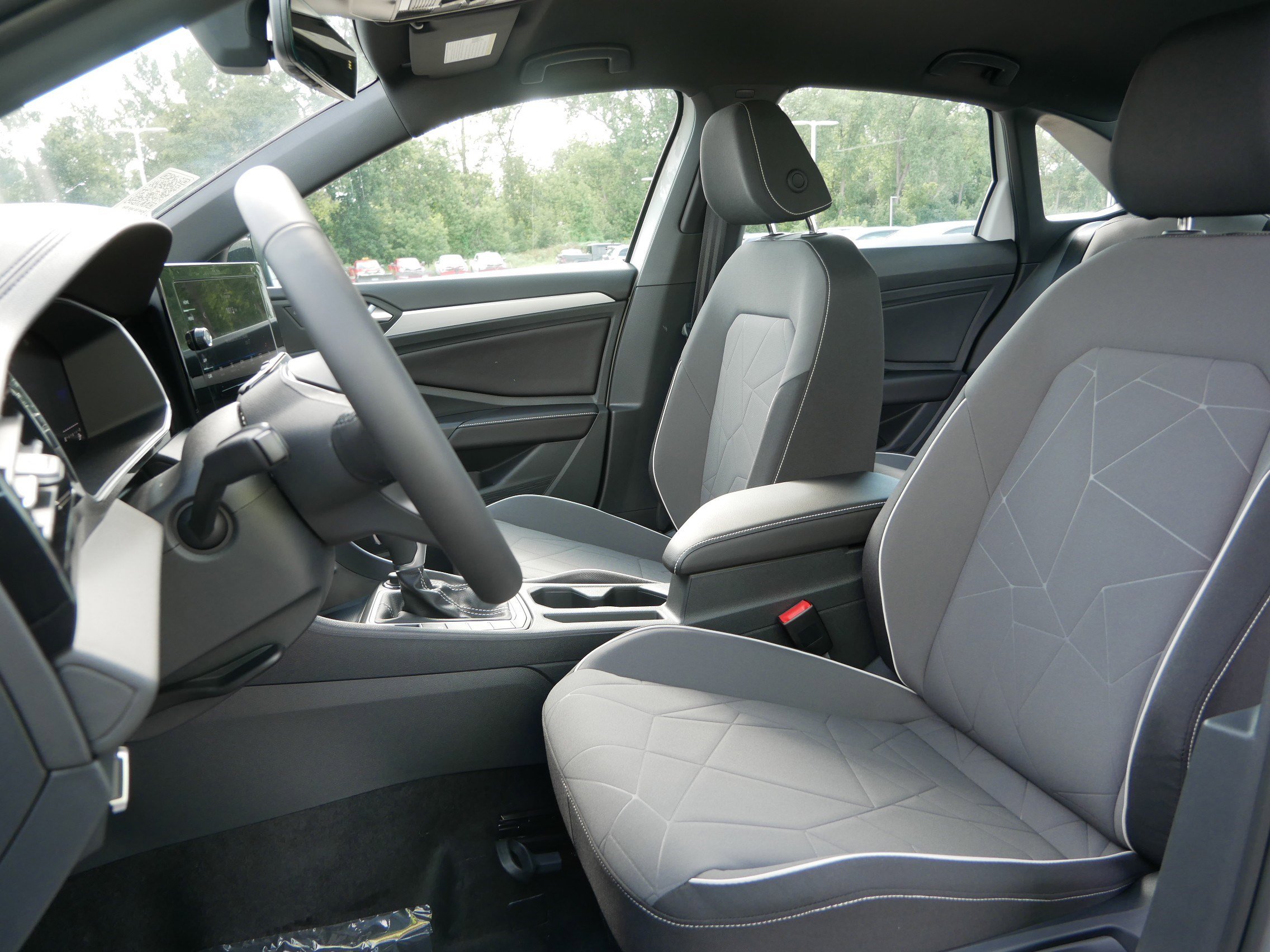 2025 Volkswagen Jetta Sport photo 4