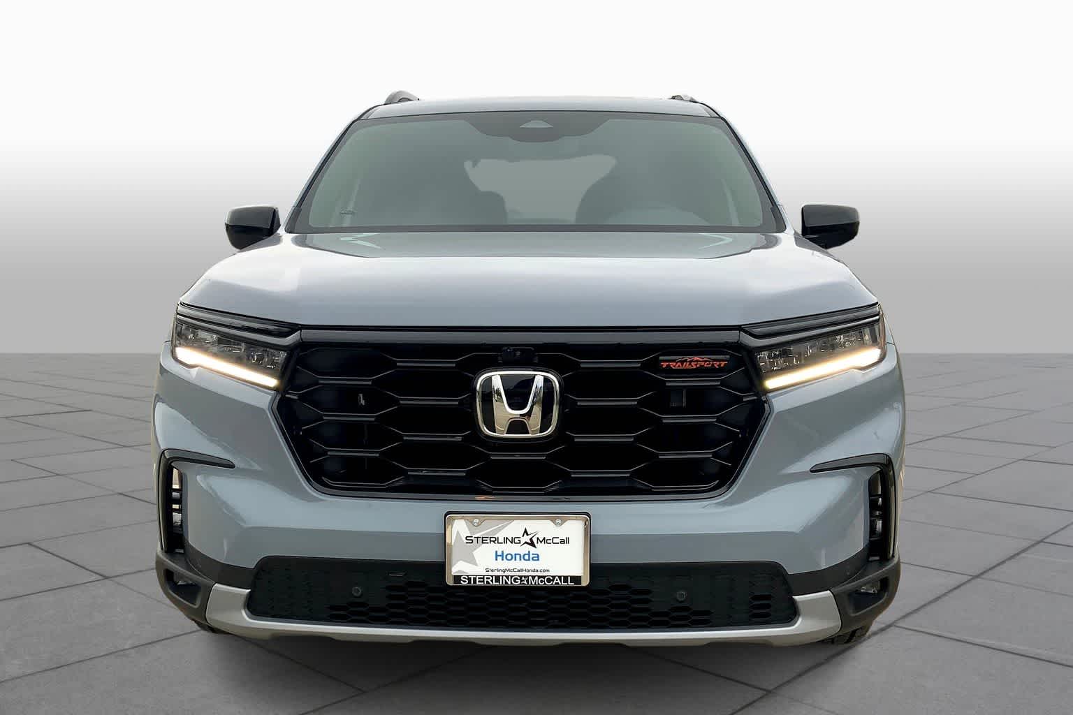 2025 Honda Pilot TrailSport photo 3