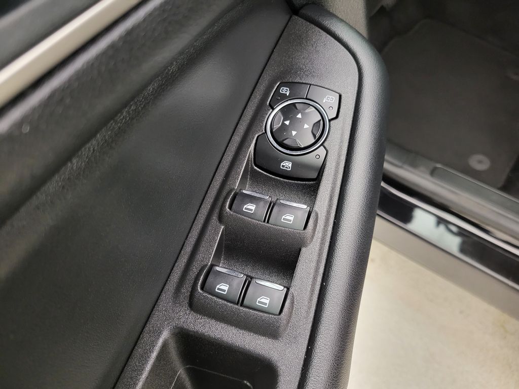 2024 Ford Edge SEL photo 24