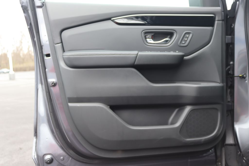 2025 Honda Pilot Touring photo 28