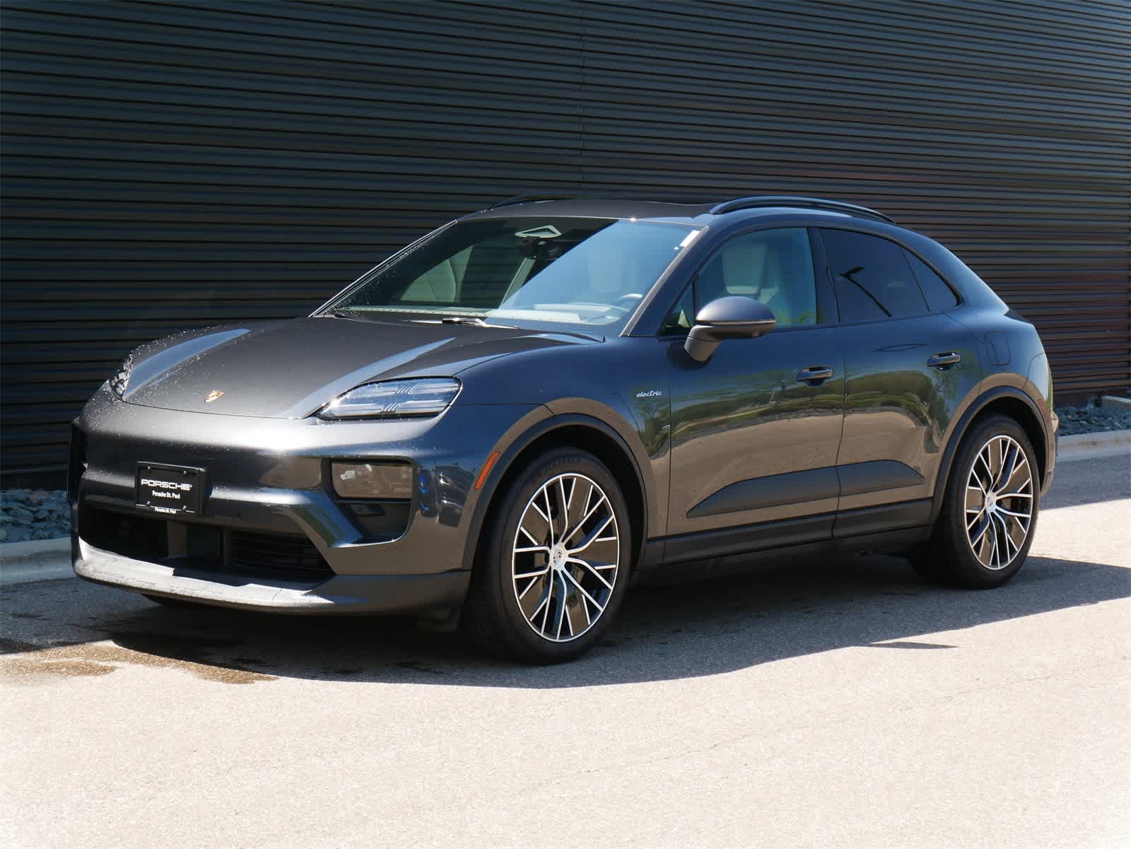 2024 Porsche Macan Electric 4 photo 3