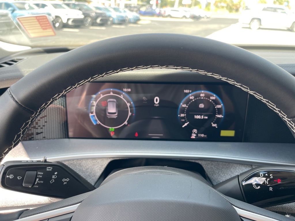 2025 Volkswagen Tiguan S photo 2