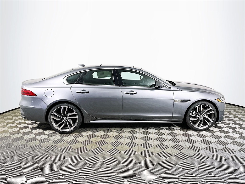 2024 Jaguar XF P300 R-Dynamic SE photo 4