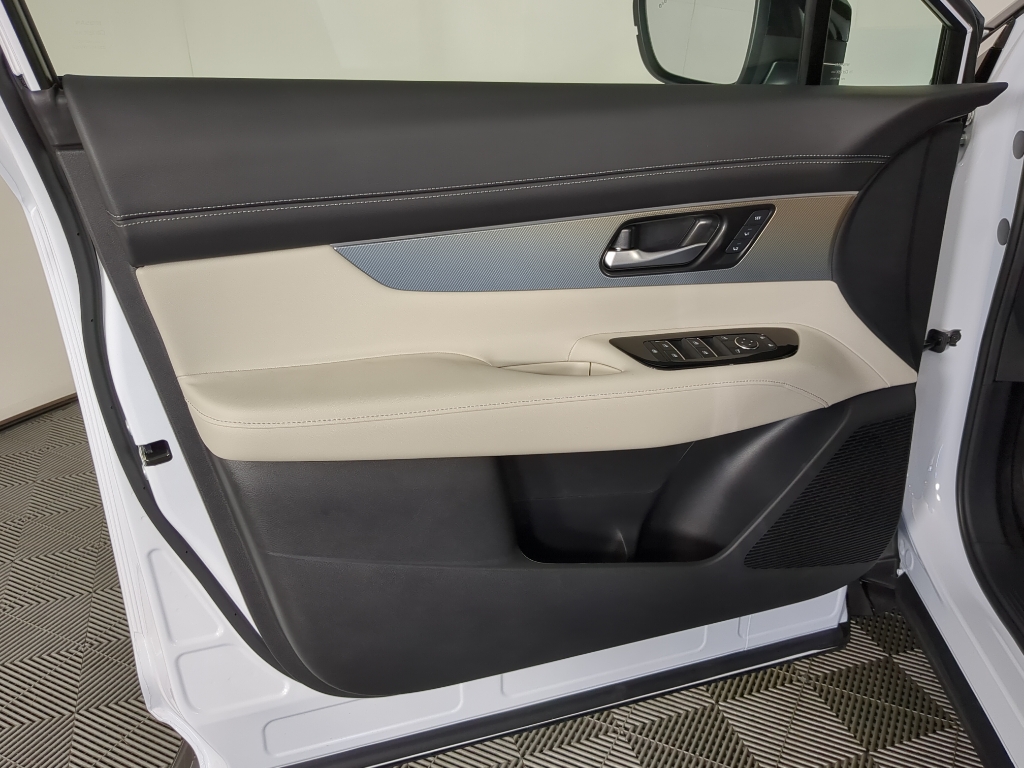 2025 Nissan Murano SL photo 10