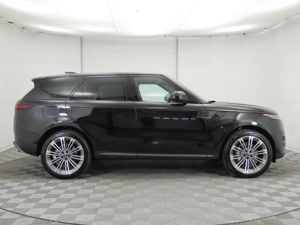 2025 Land Rover Range Rover Sport SE photo 4