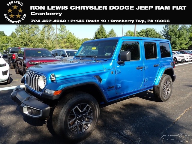 2025 Jeep Wrangler 4-Door Sahara's photo