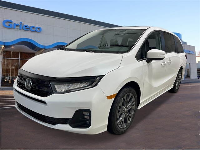 2026 Honda Odyssey Touring's photo