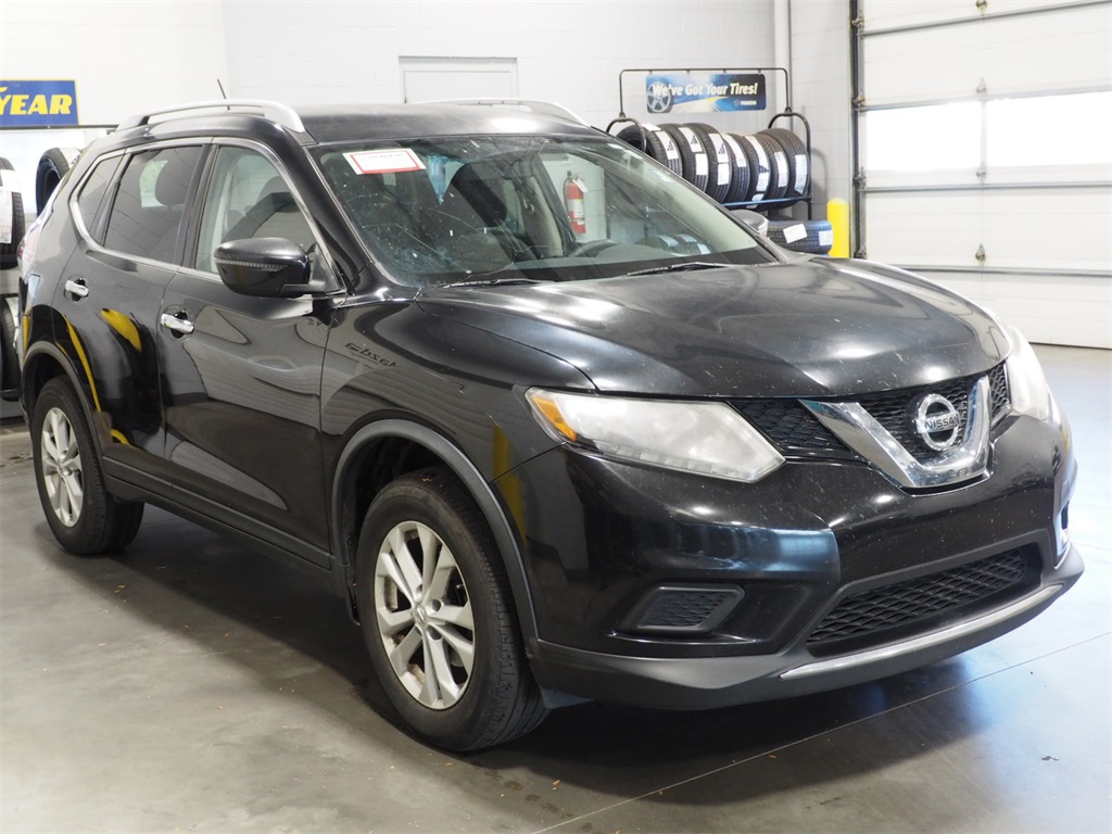 2016 Nissan Rogue SV photo 3