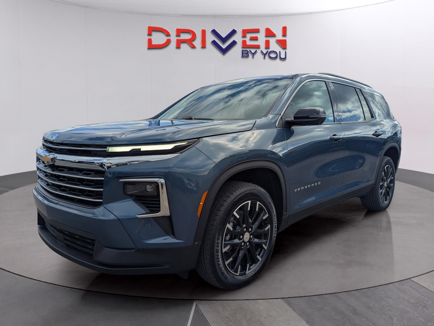 2026 Chevrolet Traverse L photo 3