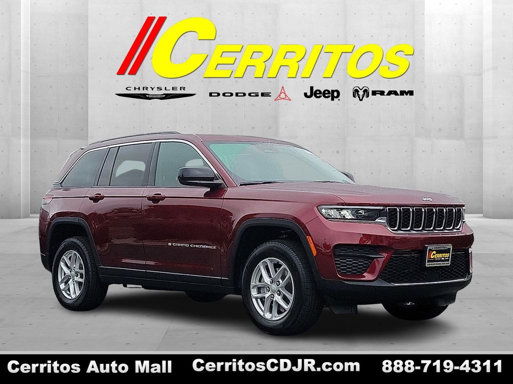 2025 Jeep Grand Cherokee Laredo's photo