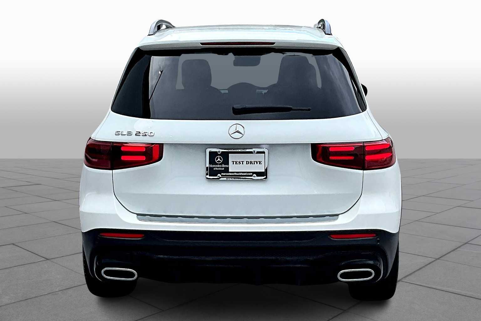 2025 Mercedes Benz GLB 250 photo 4