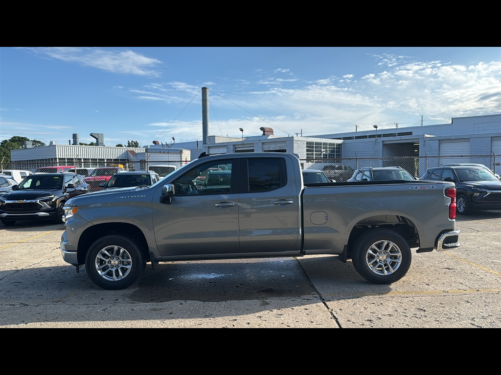 2026 Chevrolet Silverado 1500 LT photo 4