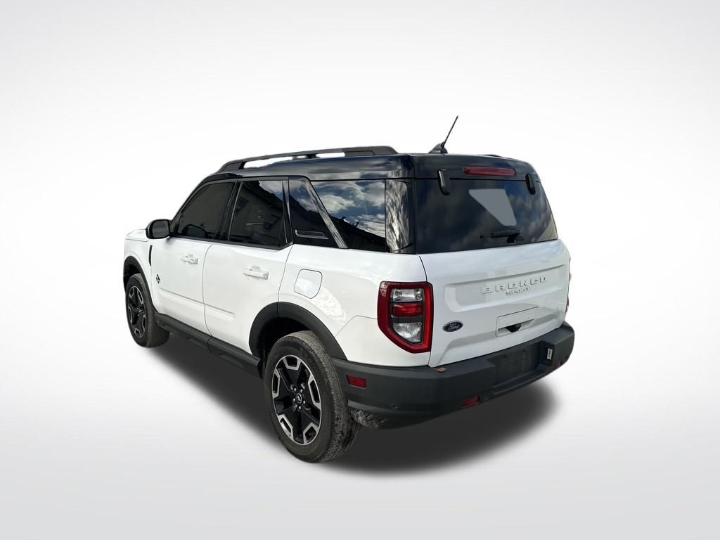 2021 Ford Bronco Sport Outer Banks photo 2