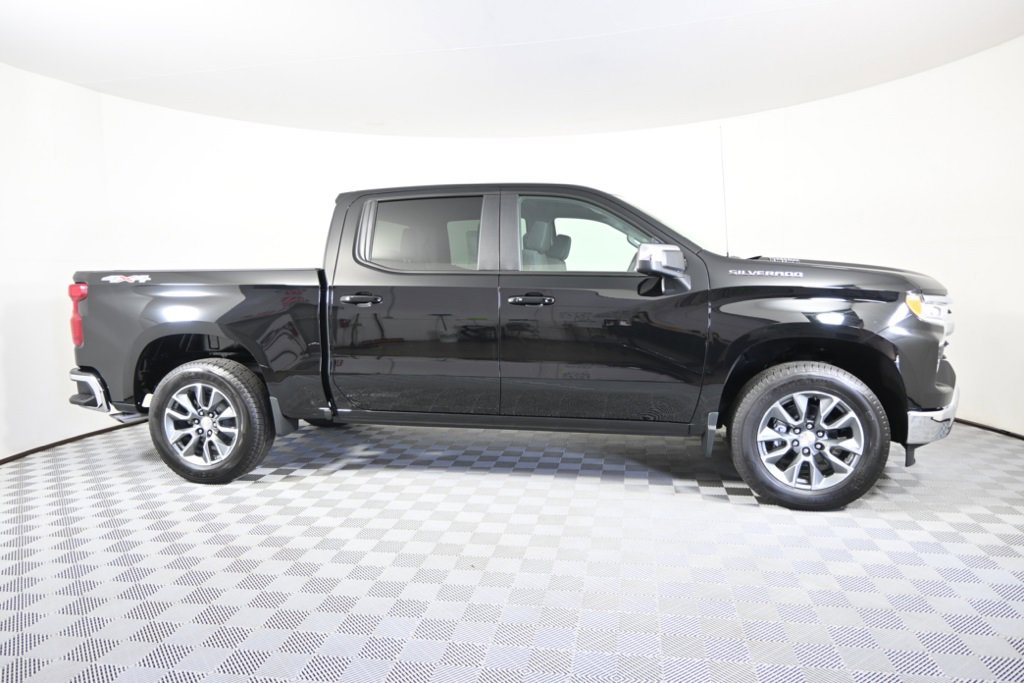 2025 Chevrolet Silverado 1500 LT photo 8