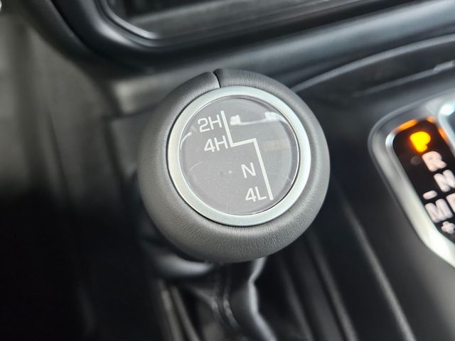 2025 Jeep Wrangler Sahara photo 21