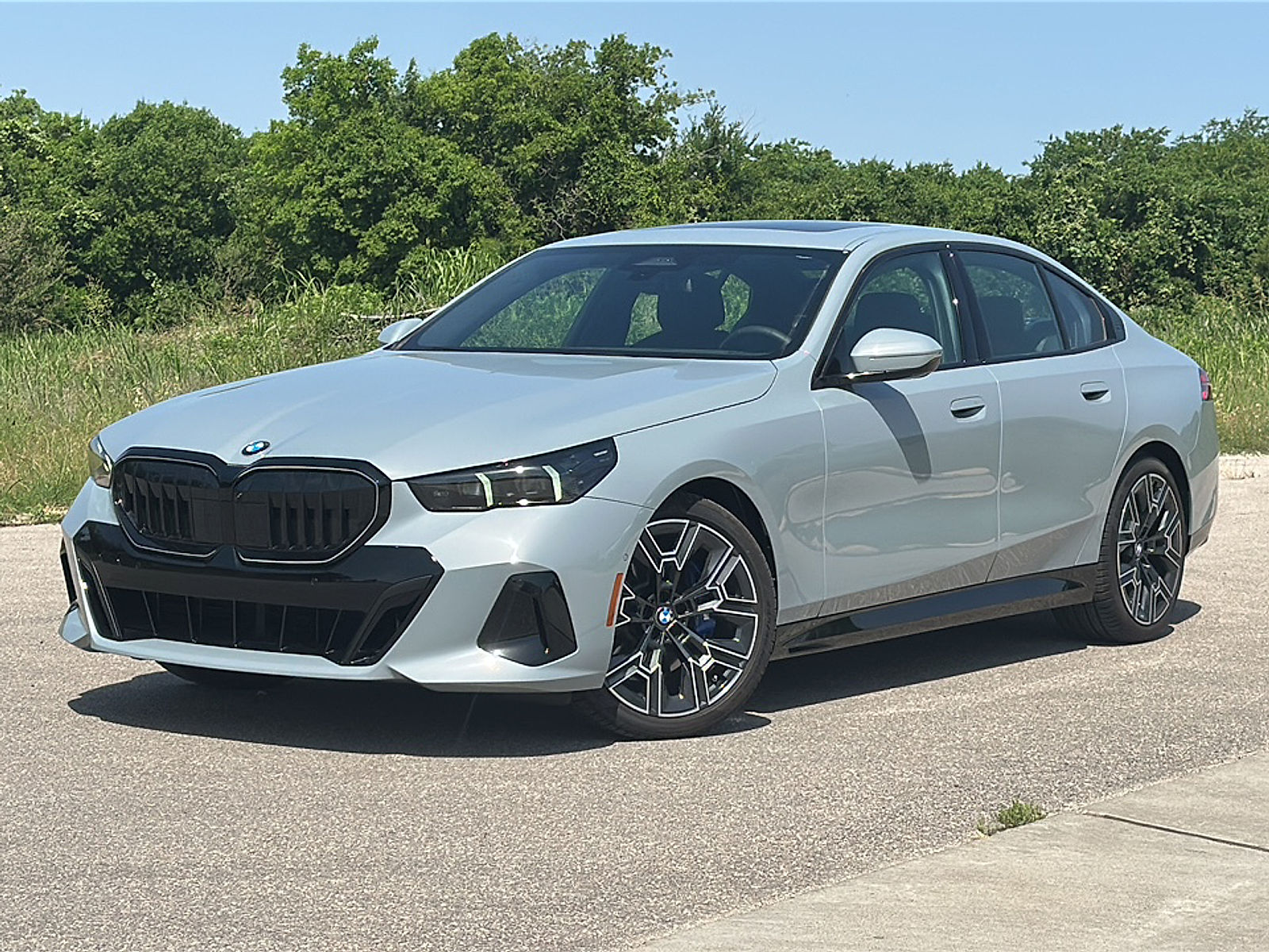 New 2025 Brooklyn Grey Metallic BMW i image 2