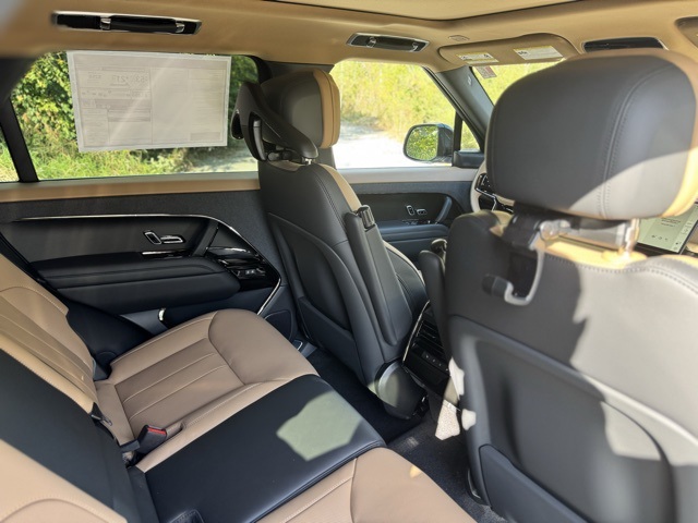 2025 Land Rover Range Rover Sport SE photo 17