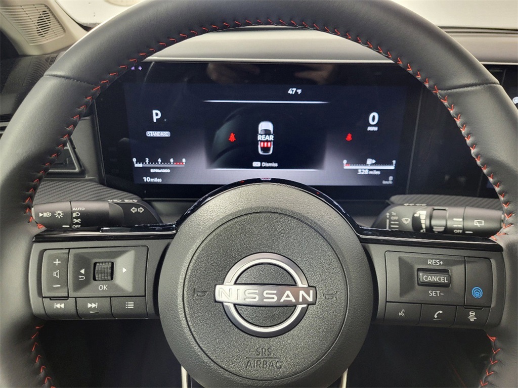 2025 Nissan Kicks SR photo 6