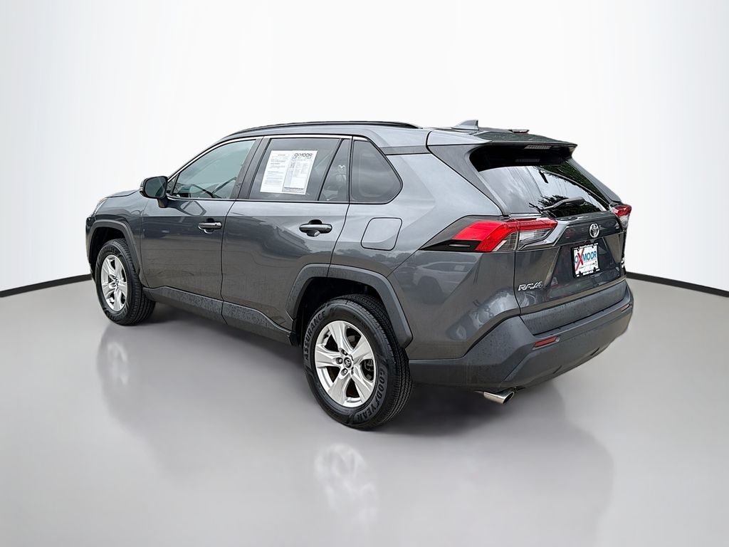 2020 Toyota RAV4 XLE photo 2