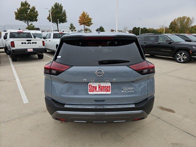 2023 Nissan Rogue SL photo 4