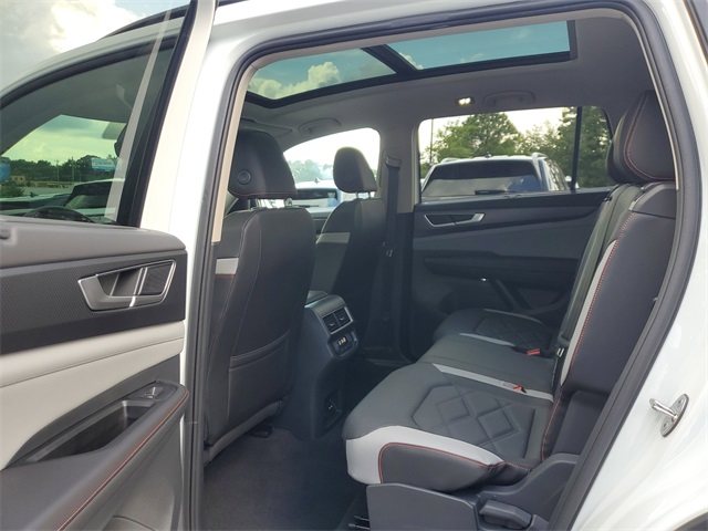 2025 Volkswagen Atlas Peak Edition SE photo 13