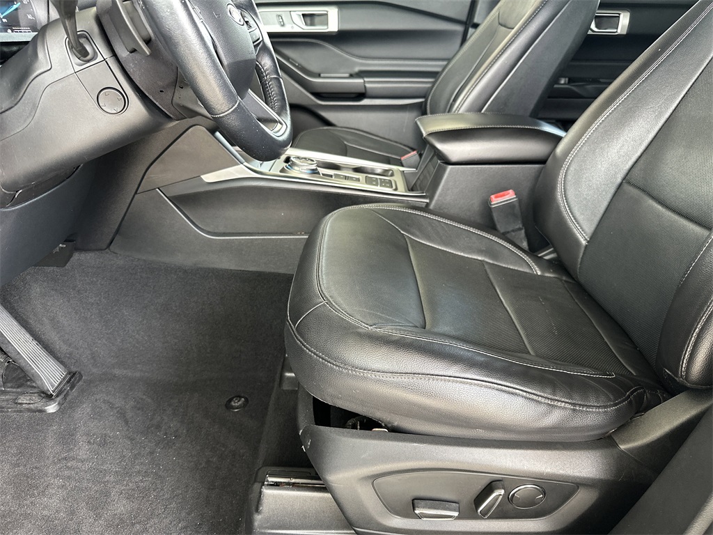 2020 Ford Explorer Limited photo 9