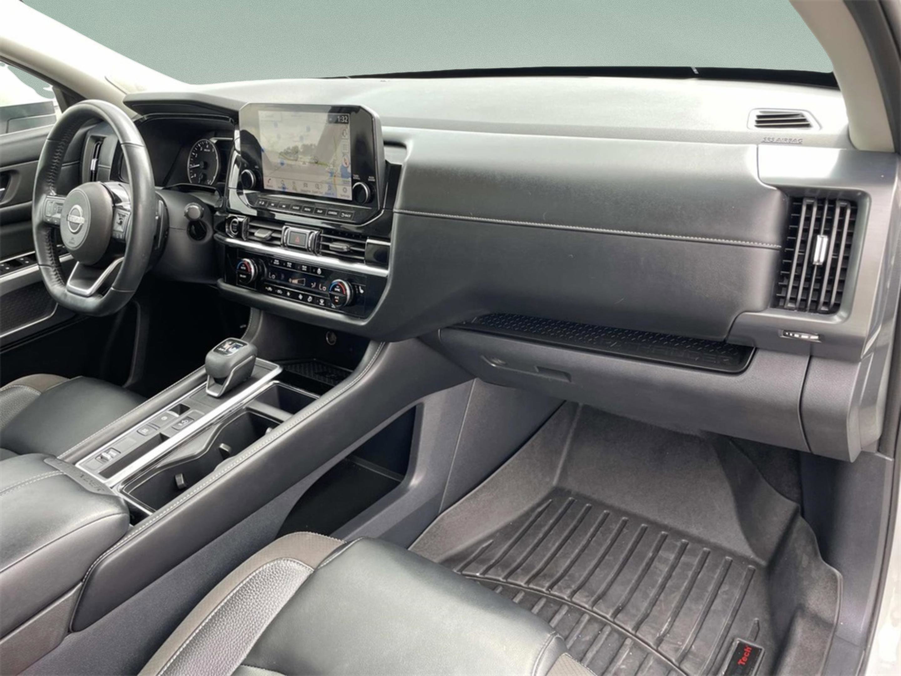 2022 Nissan Pathfinder SL photo 23