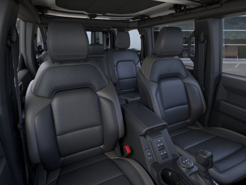 2025 Ford Bronco Outer Banks photo 9