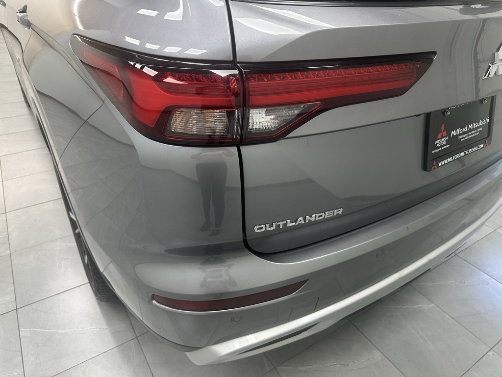 2023 Mitsubishi Outlander SE photo 6
