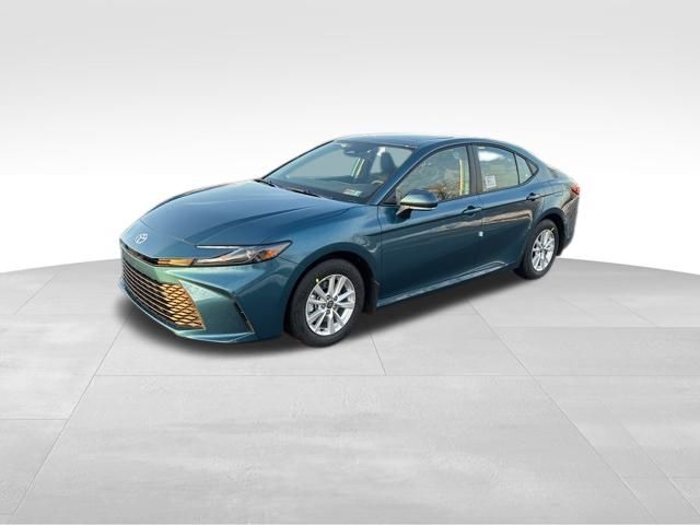 2026 Toyota Camry LE's photo