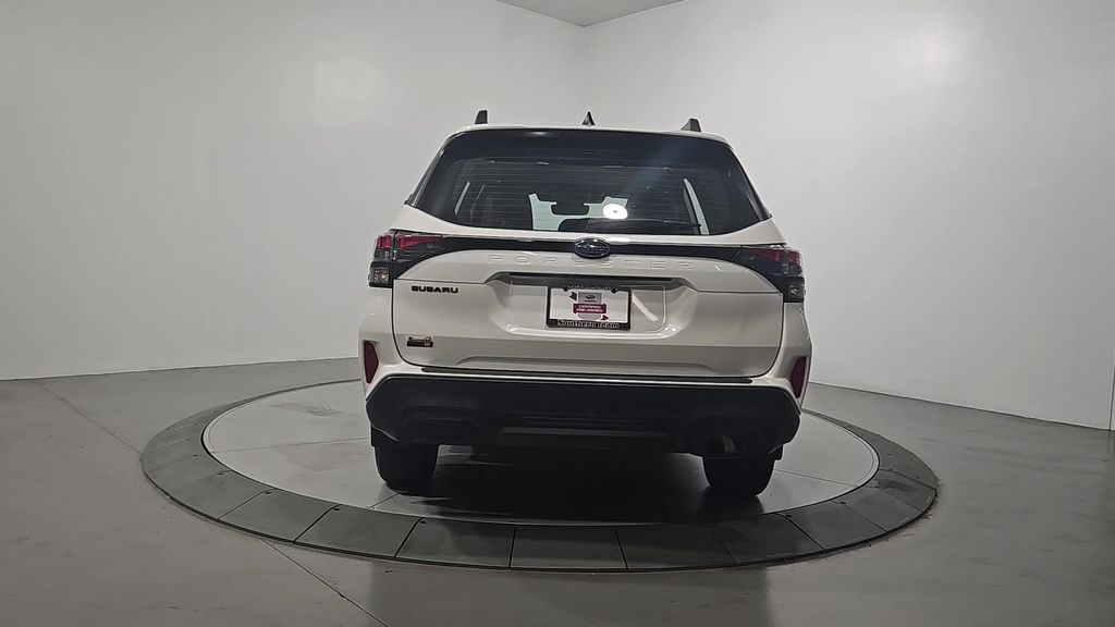 2025 Subaru Forester Base photo 4