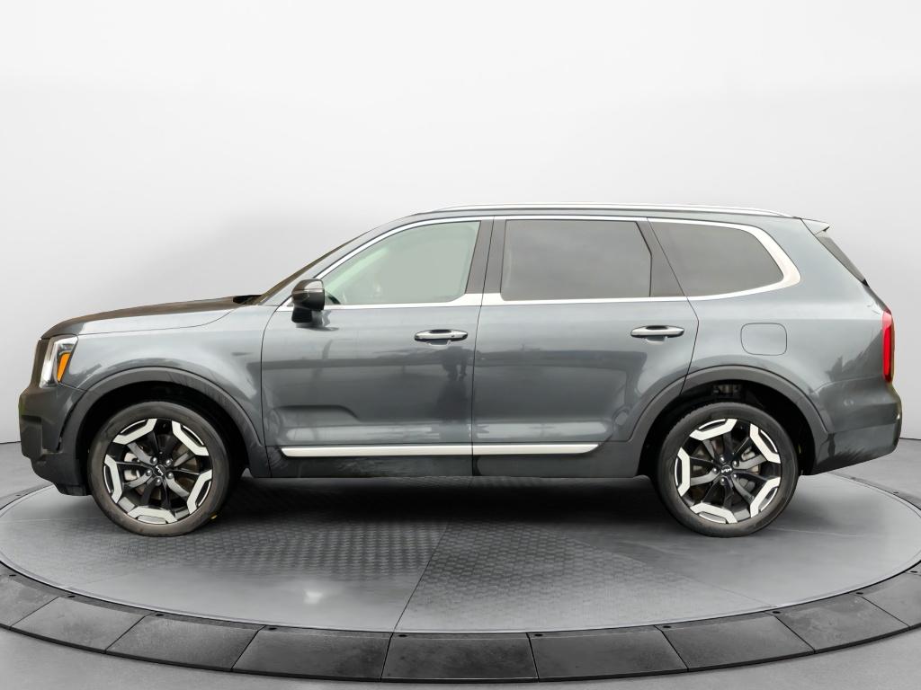 Used 2023 Kia Telluride S with VIN 5XYP64GC2PG374005 for sale in Kansas City