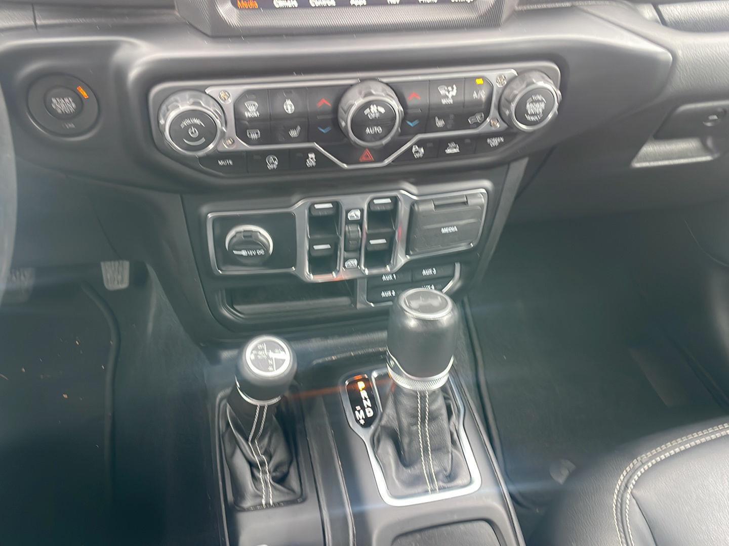 2022 Jeep Wrangler Unlimited Sahara photo 9