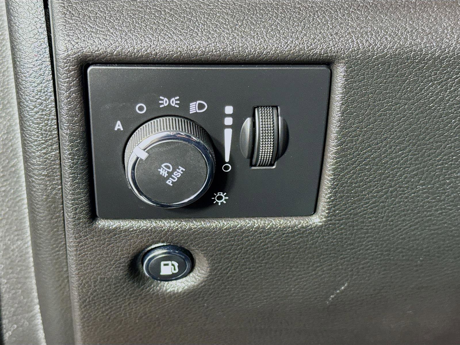 2020 Jeep Grand Cherokee Altitude photo 10