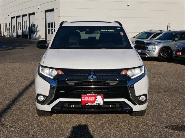 2021 Mitsubishi Outlander PHEV LE photo 2