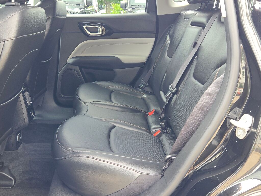 2022 Jeep Compass Limited photo 16