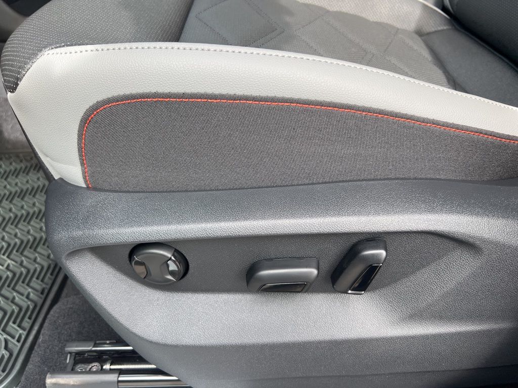 2026 Volkswagen Atlas Peak Edition SE photo 17