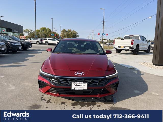 2025 Hyundai Elantra SEL Convenience photo 2