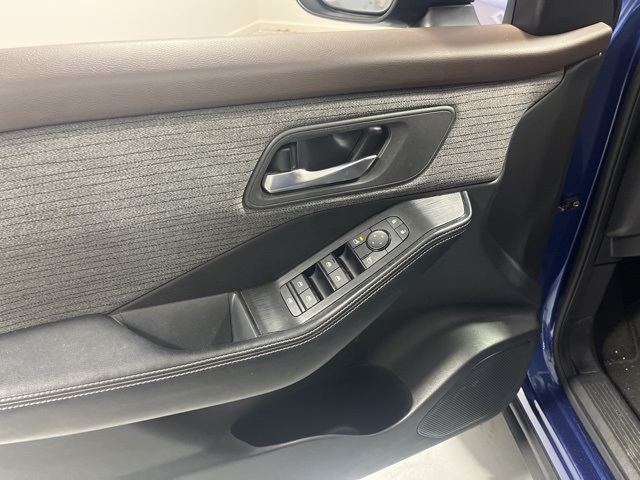 2023 Nissan Rogue SV photo 5