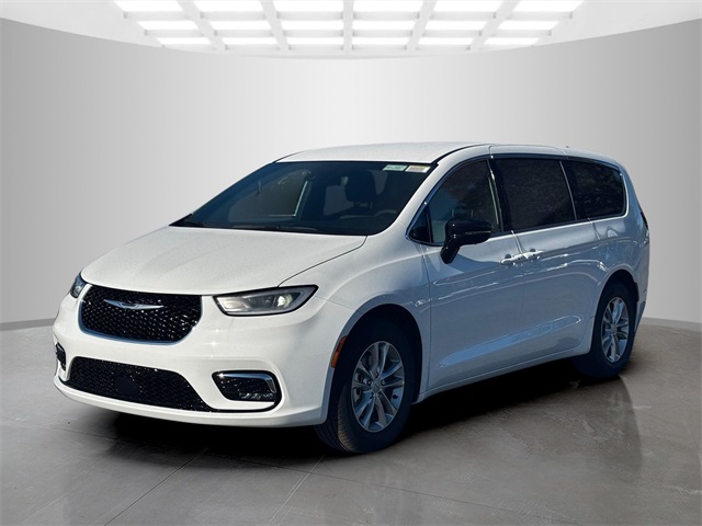 2026 Chrysler Pacifica photo 3