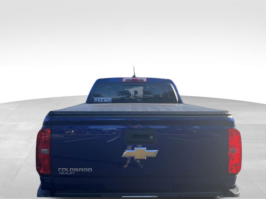 2016 Chevrolet Colorado Z71 photo 2