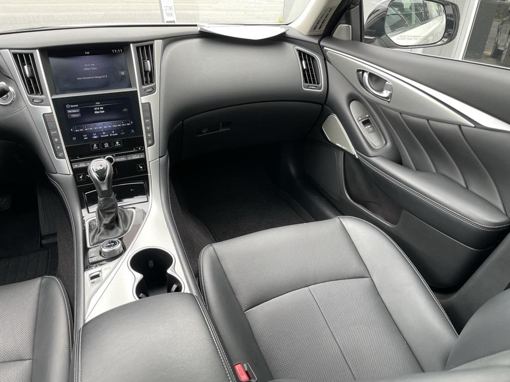 2024 Infiniti Q50 LUXE photo 9